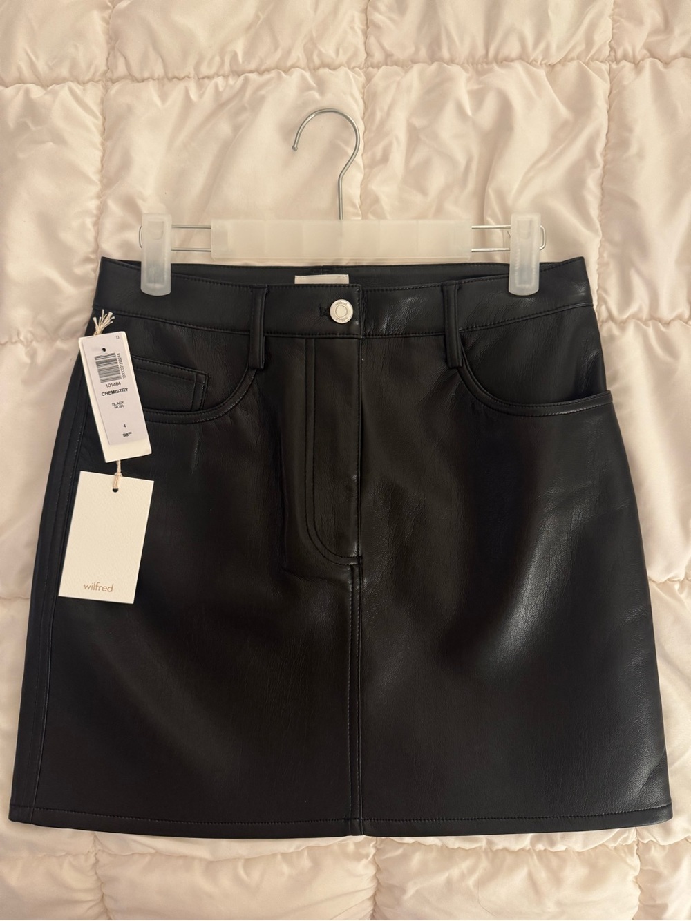 Aritzia - Wilfred Black Faux-Leather A-Line Mini Skirt